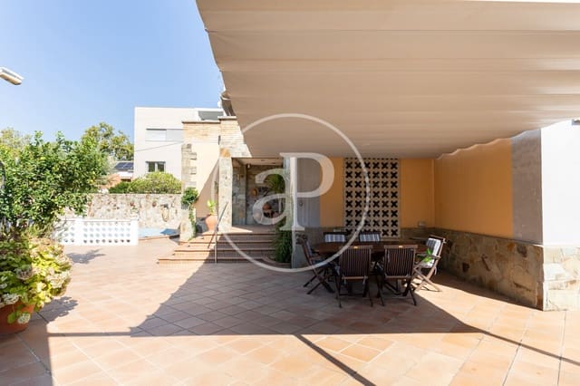 5 slaapkamer Villa te koop in Cerdanyola del Vallès met zwembad - € 932.000 (Ref: 9312848)