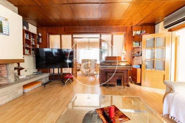 5 slaapkamer Villa te koop in Cerdanyola del Vallès met zwembad - € 932.000 (Ref: 9312848)