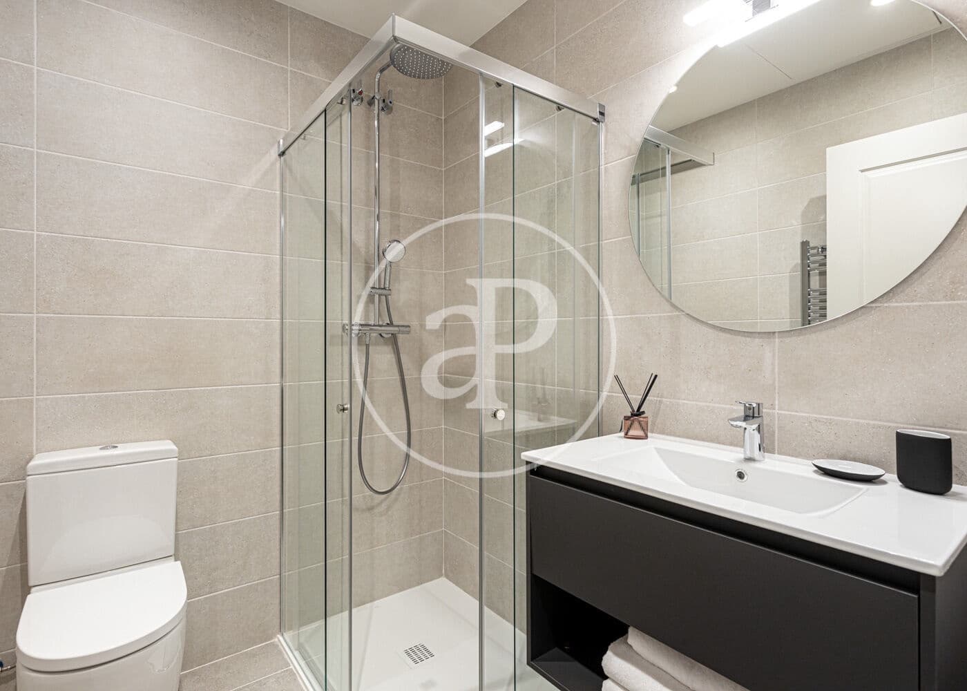 2 slaapkamer Appartement te huur in Barcelona stad - € 3.250 (Ref: 9317826)