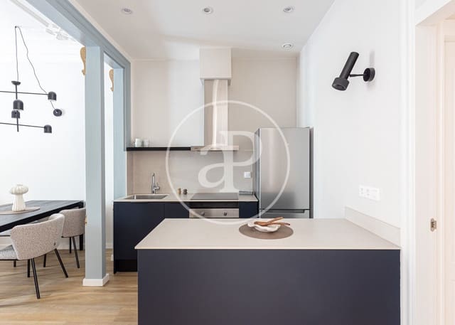 2 soverom Leilighet til leie i El Barri Gòtic, Barcelona by - € 3 250 (Ref: 9317826)