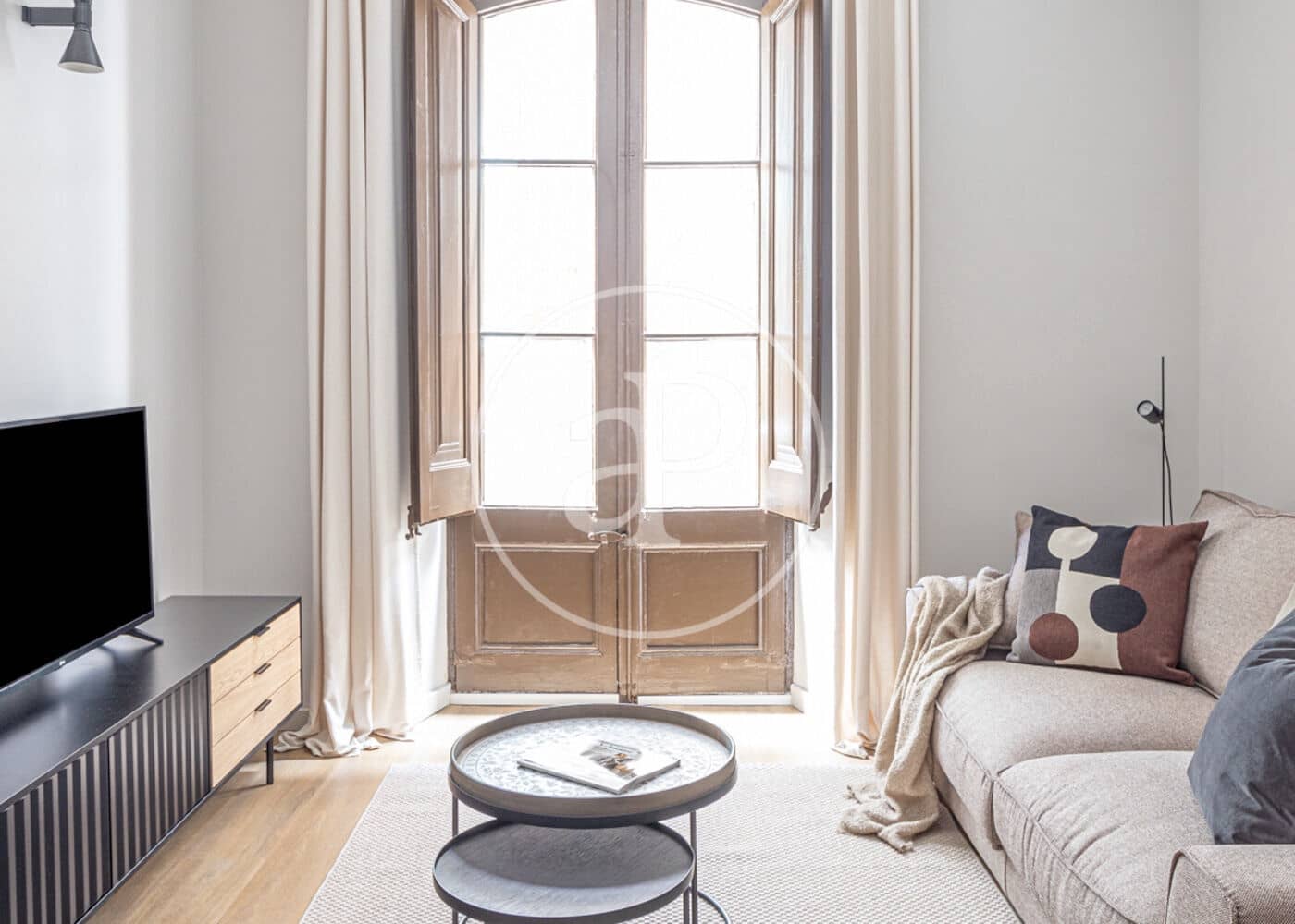 2 slaapkamer Appartement te huur in Barcelona stad - € 3.250 (Ref: 9317826)