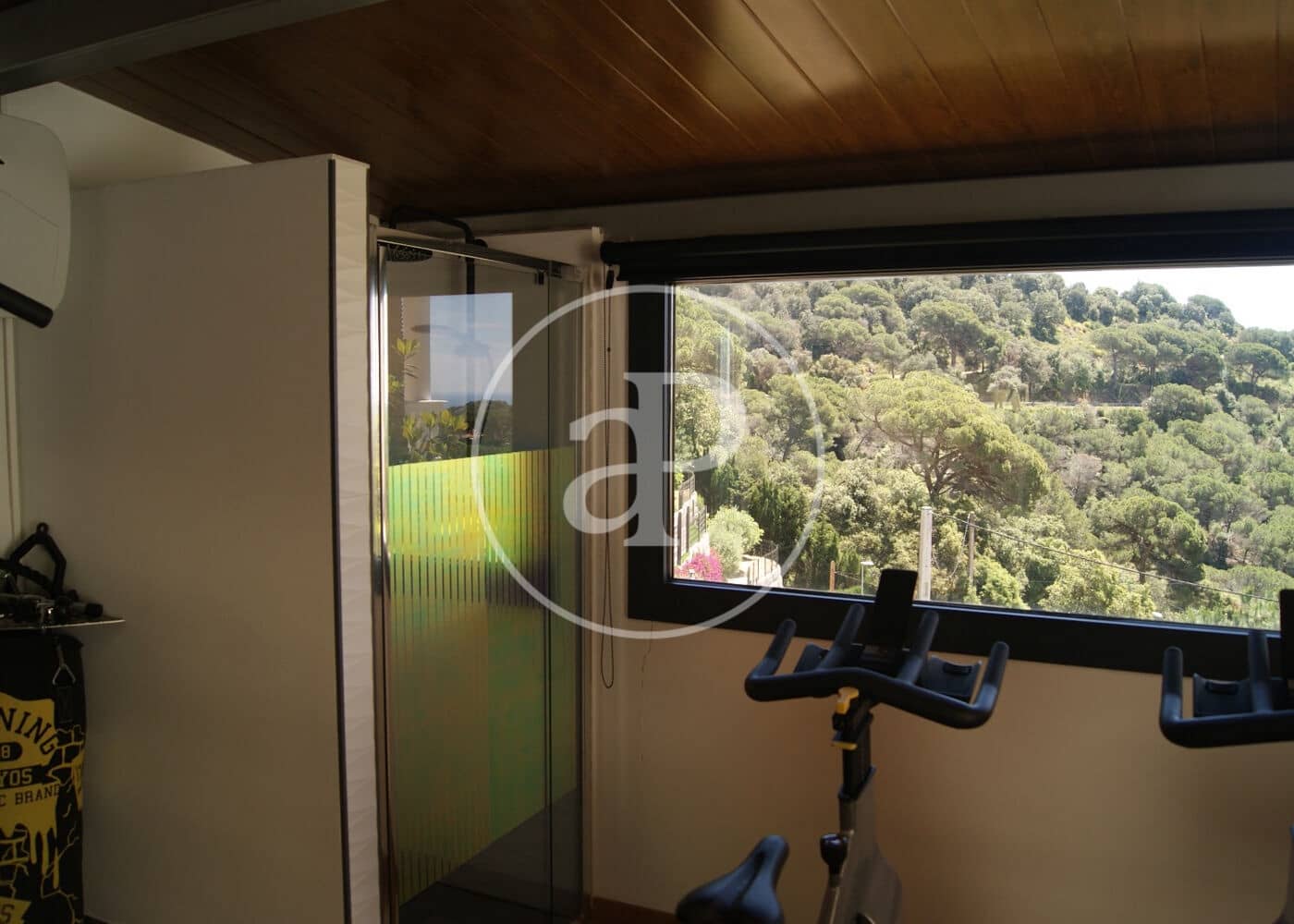 5 bedroom Villa for sale in Alella with pool - € 1,090,000 (Ref: 9321877)