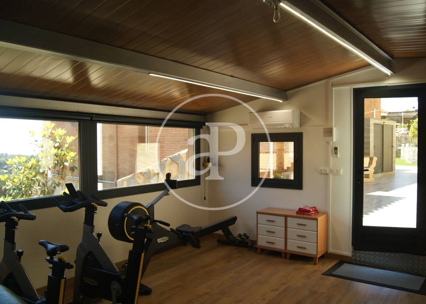 5 bedroom Villa for sale in Alella with pool - € 1,090,000 (Ref: 9321877)