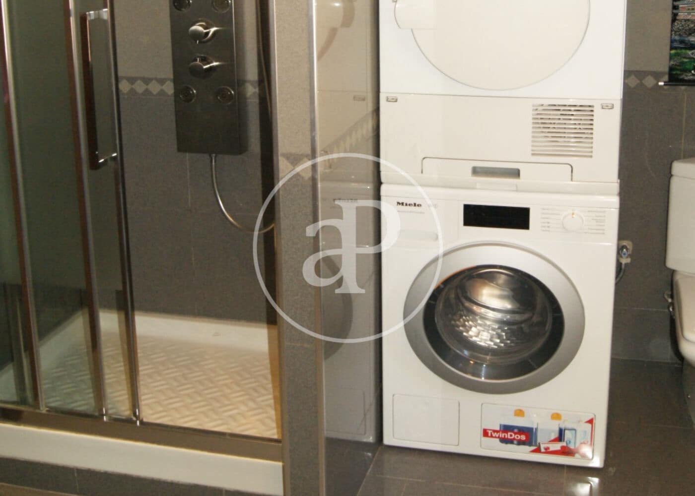 5 bedroom Villa for sale in Alella with pool - € 1,090,000 (Ref: 9321877)