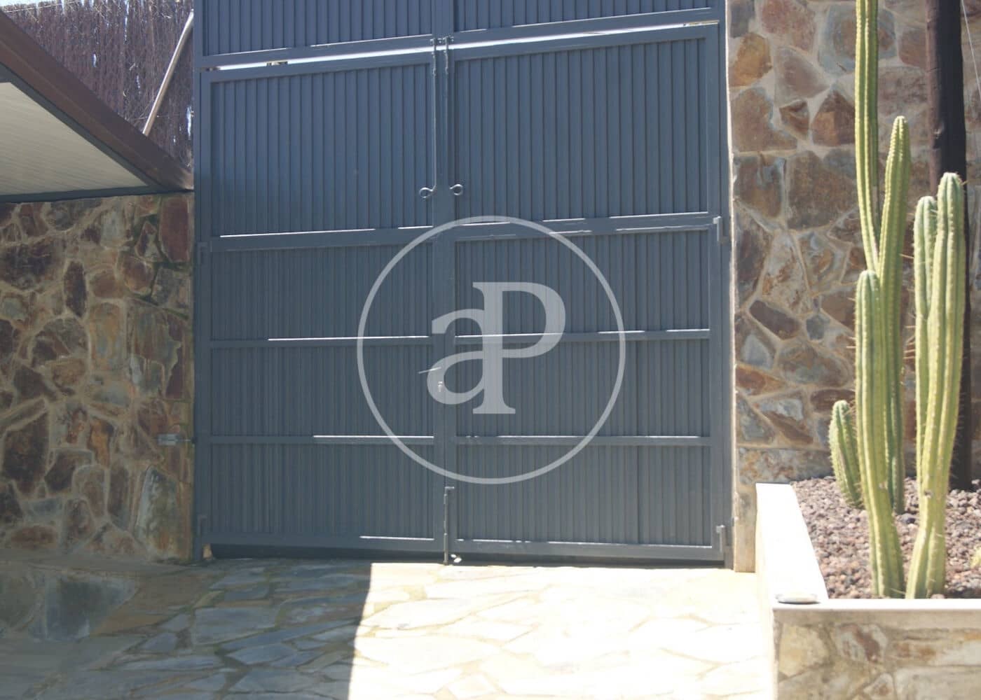 5 bedroom Villa for sale in Alella with pool - € 1,090,000 (Ref: 9321877)