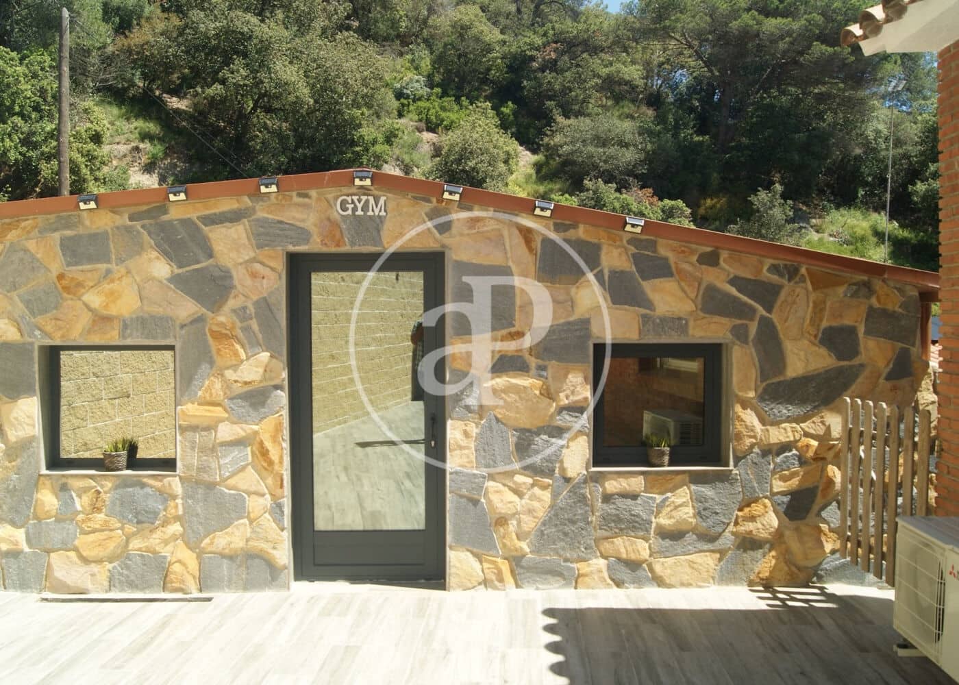 5 bedroom Villa for sale in Alella with pool - € 1,090,000 (Ref: 9321877)