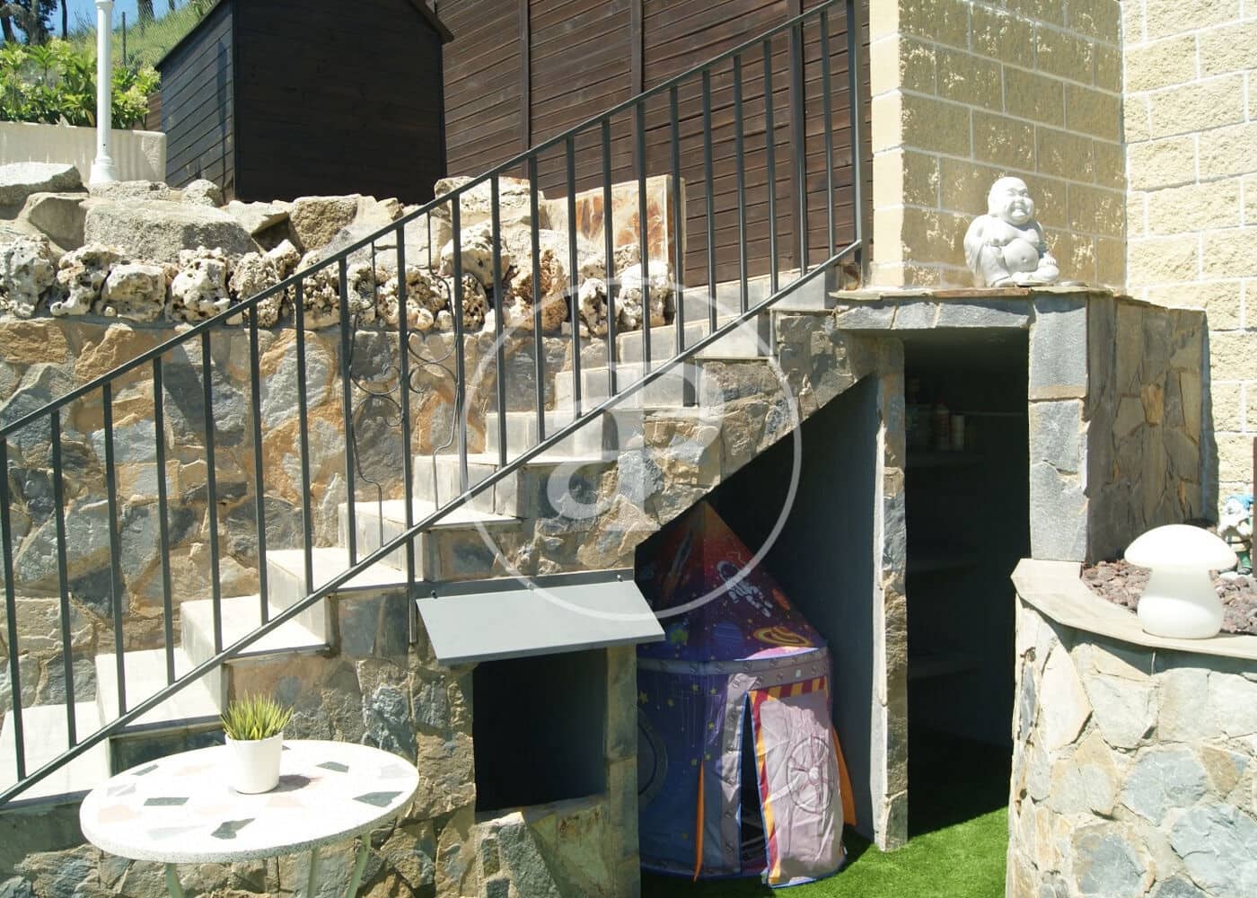 5 bedroom Villa for sale in Alella with pool - € 1,090,000 (Ref: 9321877)