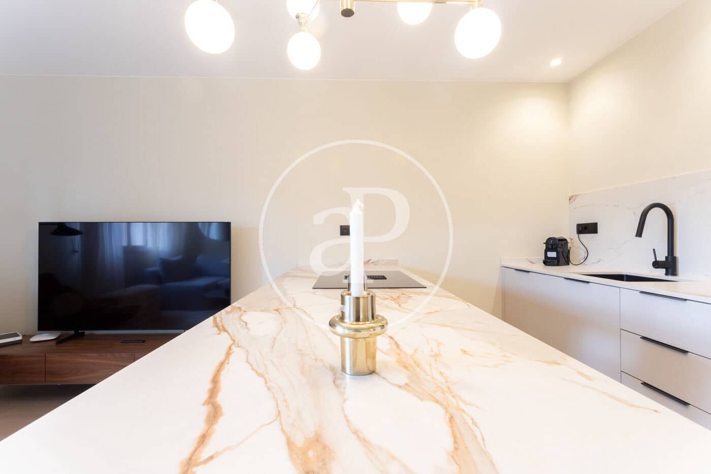 Appartement de 2 chambres à louer à Barcelone ville - 3 650 € (Ref: 9321878)