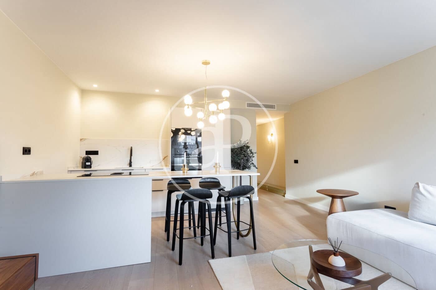 Appartement de 2 chambres à louer à Barcelone ville - 3 650 € (Ref: 9321878)
