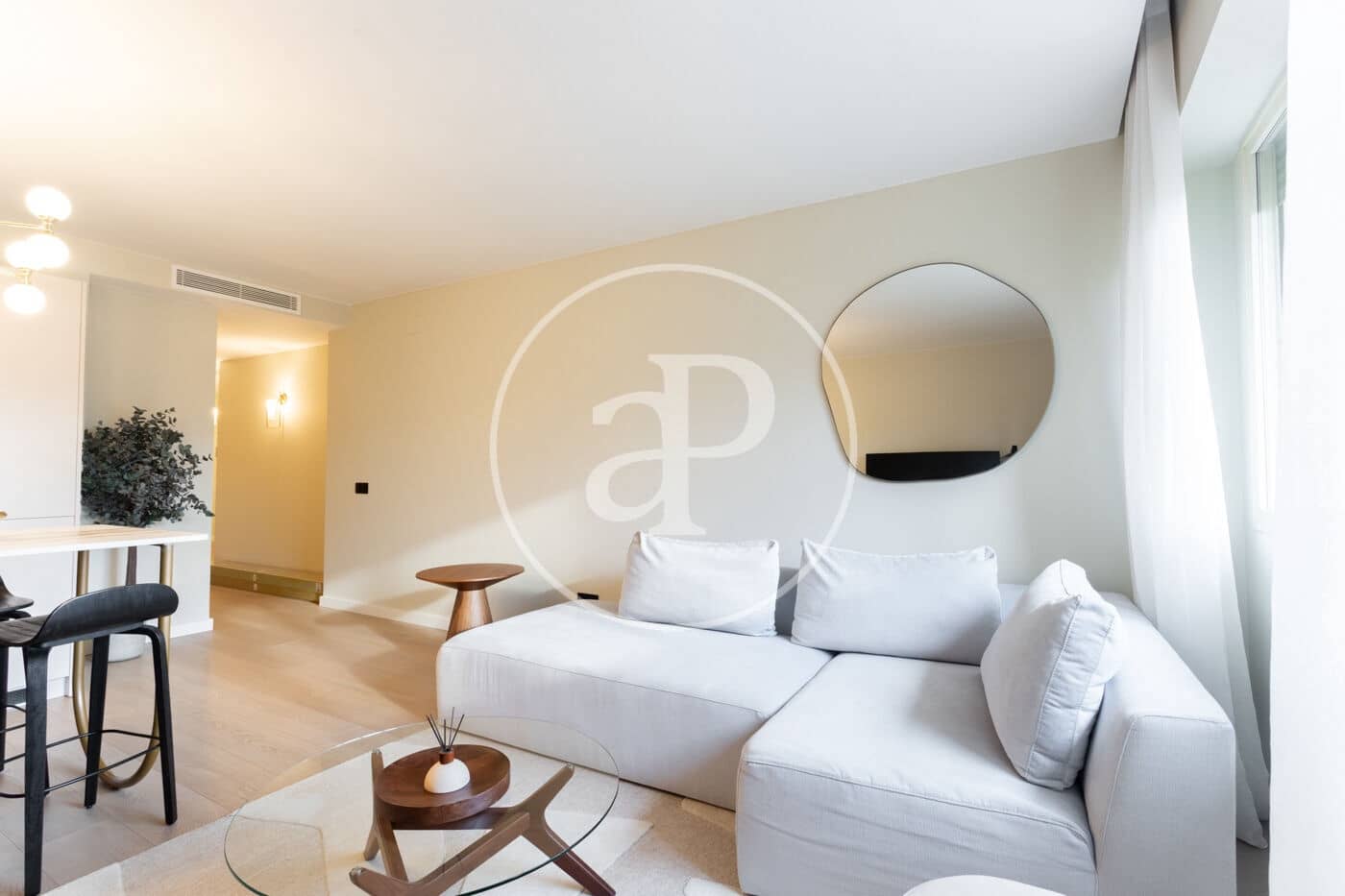 Appartement de 2 chambres à louer à Barcelone ville - 3 650 € (Ref: 9321878)
