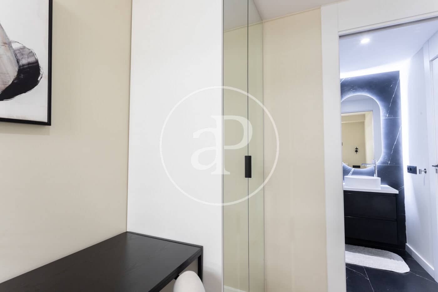 Appartement de 2 chambres à louer à Barcelone ville - 3 650 € (Ref: 9321878)