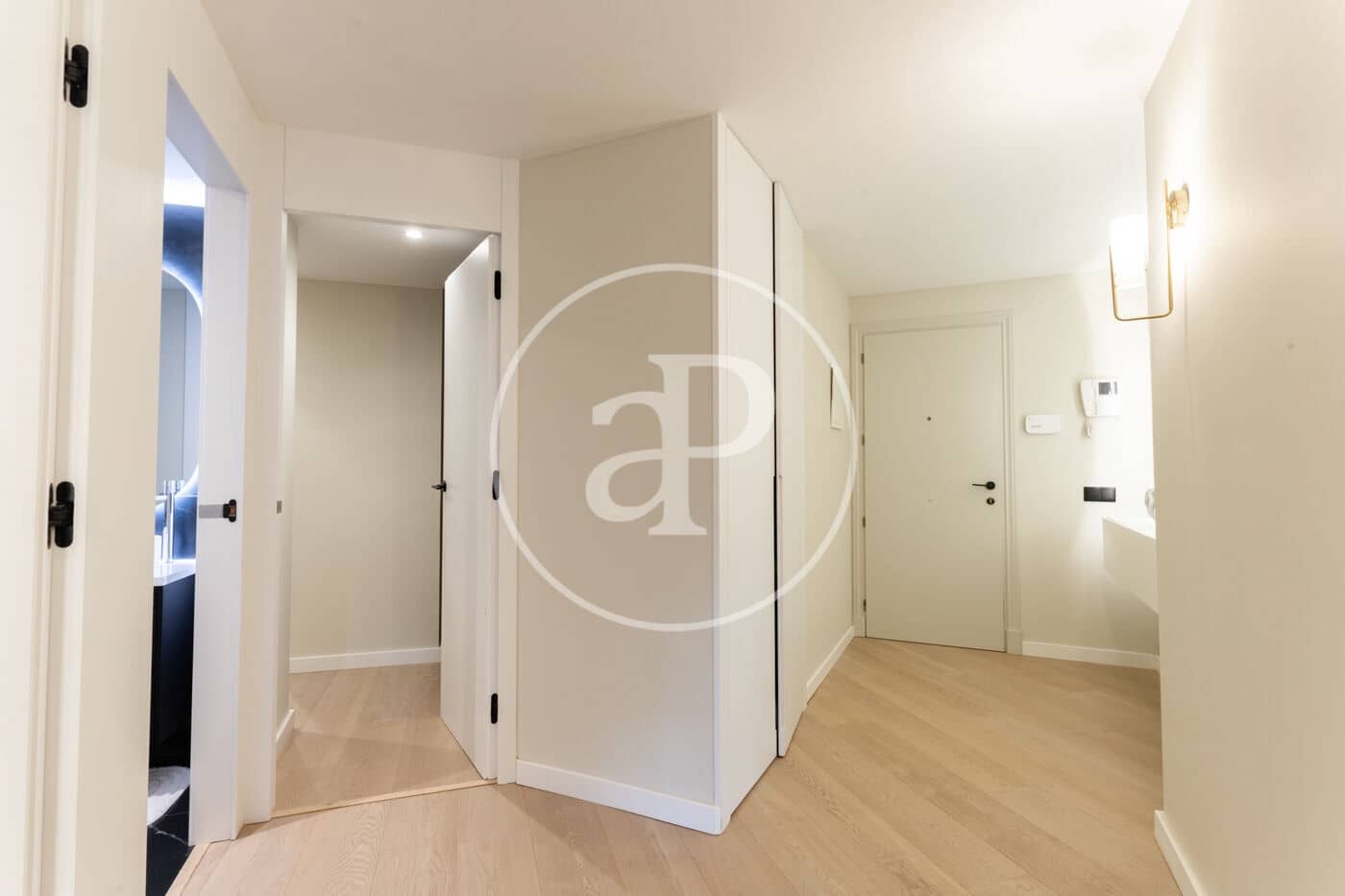 Appartement de 2 chambres à louer à Barcelone ville - 3 650 € (Ref: 9321878)