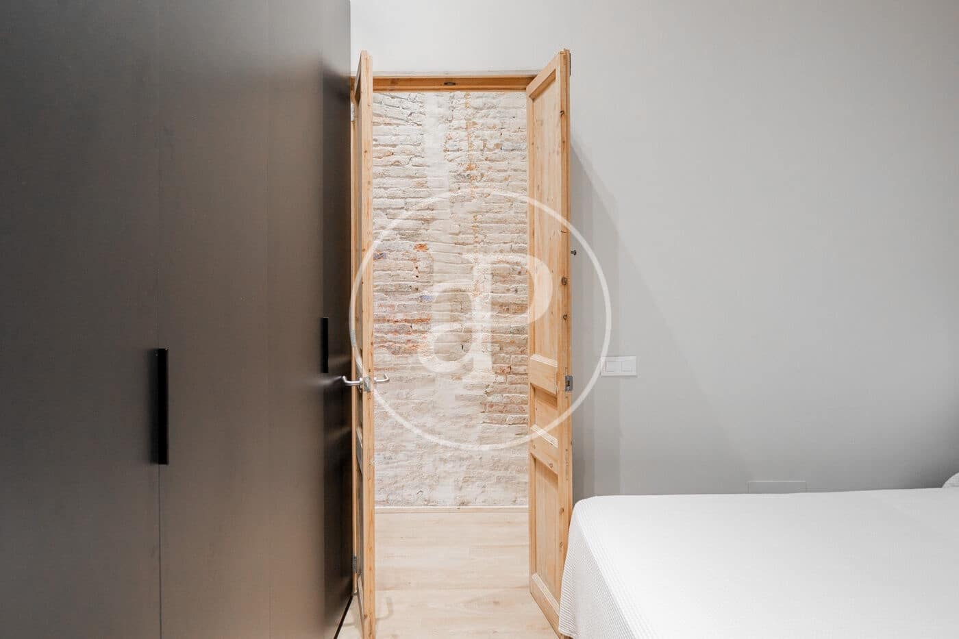 3 slaapkamer Appartement te huur in Barcelona stad - € 2.200 (Ref: 9321879)