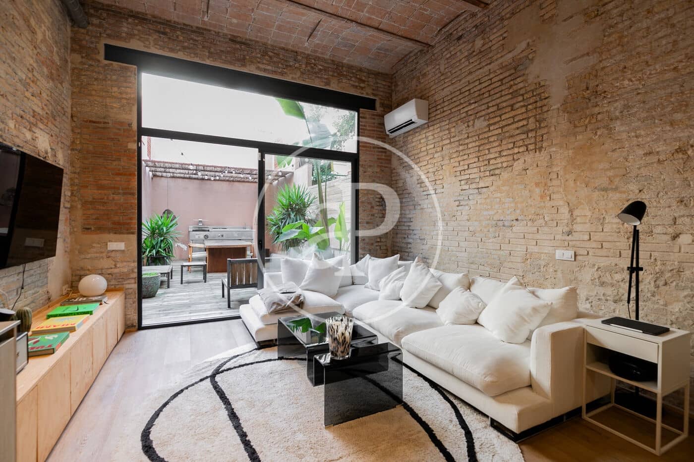 3 slaapkamer Appartement te huur in Barcelona stad - € 2.200 (Ref: 9321879)