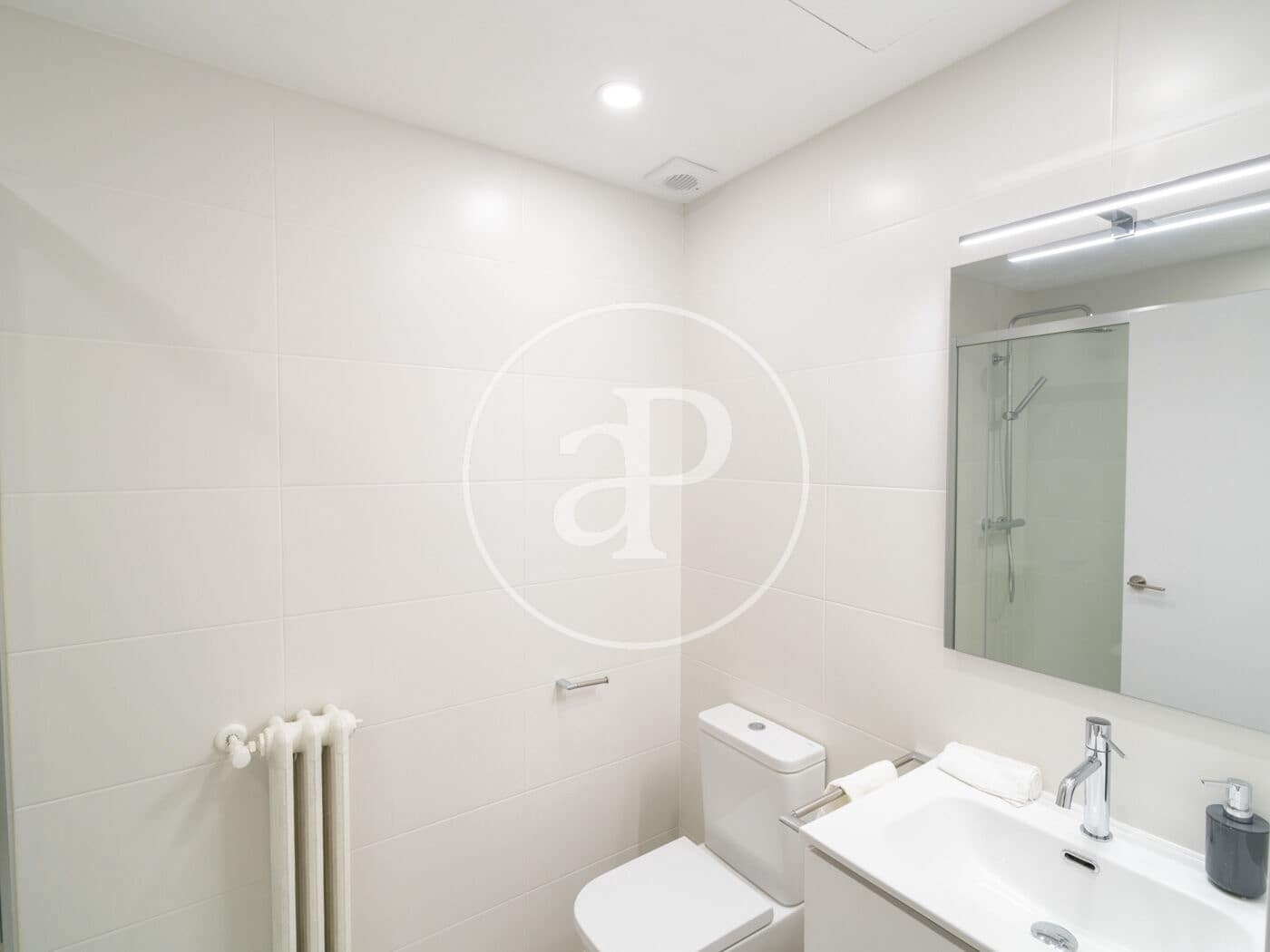 Apartamento de 3 habitaciones en Barcelona ciudad en venta - 695.000 € (Ref: 9321880)