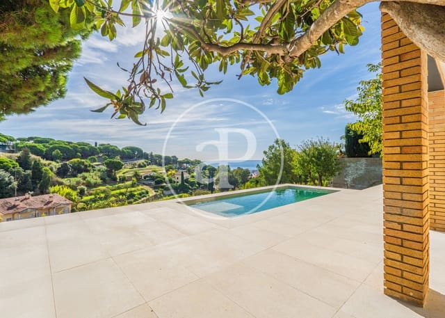 4 bedroom Villa for sale in Arenys de Mar with pool - € 1,150,000 (Ref: 9321882)