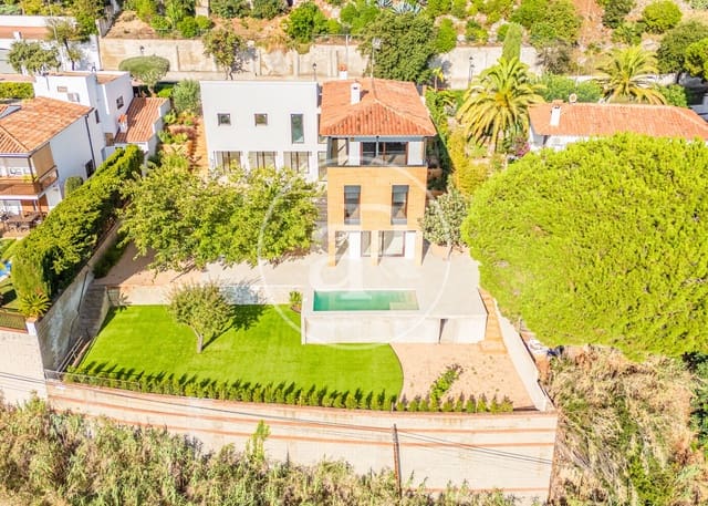 4 bedroom Villa for sale in Arenys de Mar with pool - € 1,150,000 (Ref: 9321882)