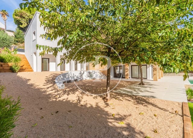 4 bedroom Villa for sale in Arenys de Mar with pool - € 1,150,000 (Ref: 9321882)