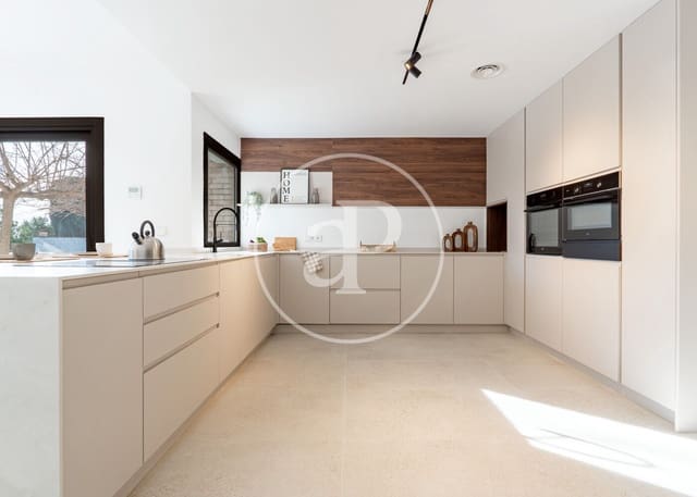 4 sypialnia Willa na sprzedaż w Arenys de Mar z basenem - 1 090 000 € (Ref: 9321882)