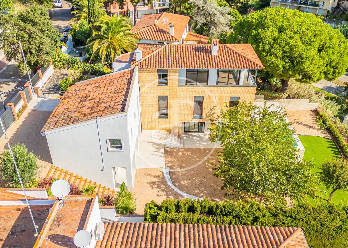 4 bedroom Villa for sale in Arenys de Mar with pool - € 1,090,000 (Ref: 9321882)