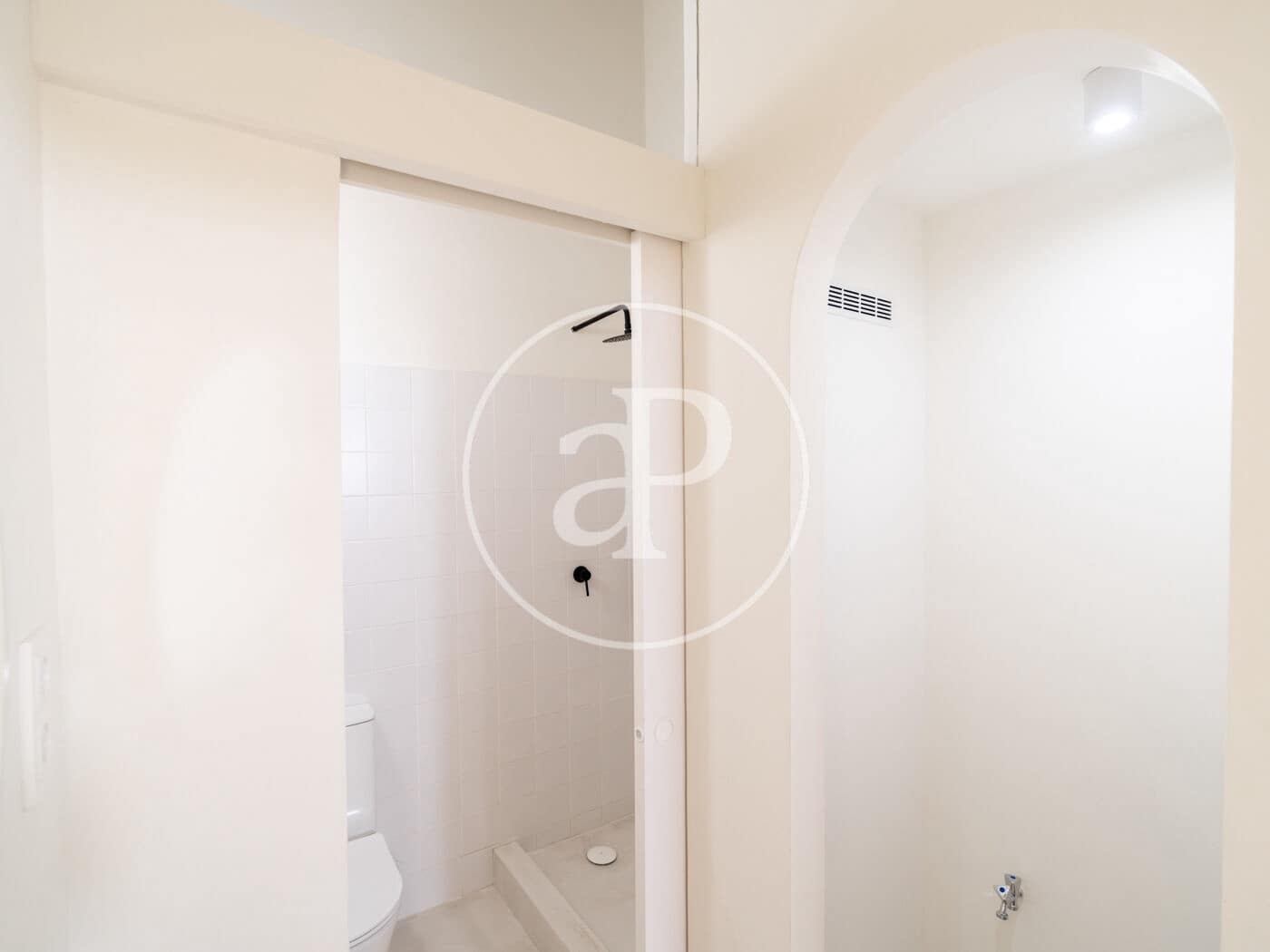 2 soveværelse Lejlighed til salg i Barcelona by - € 475.000 (Ref: 9330626)