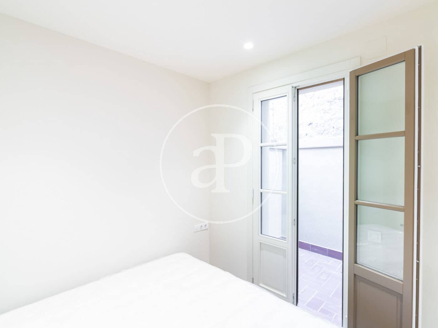 2 slaapkamer Appartement te huur in Barcelona stad - € 2.700 (Ref: 9334923)