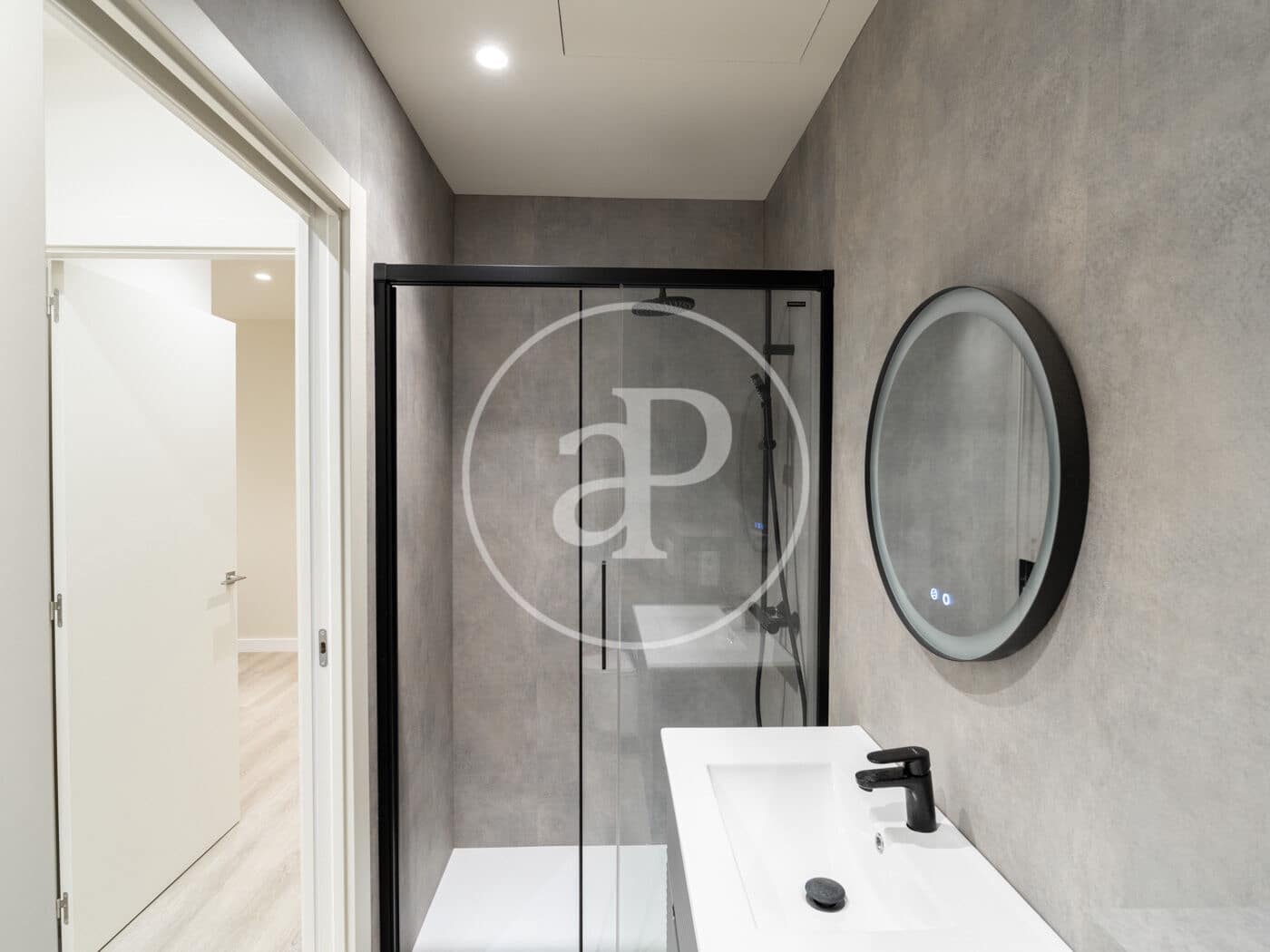 2 slaapkamer Appartement te huur in Barcelona stad - € 2.700 (Ref: 9334923)