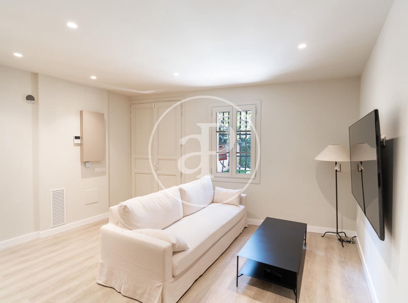 2 slaapkamer Appartement te huur in Barcelona stad - € 2.700 (Ref: 9334923)