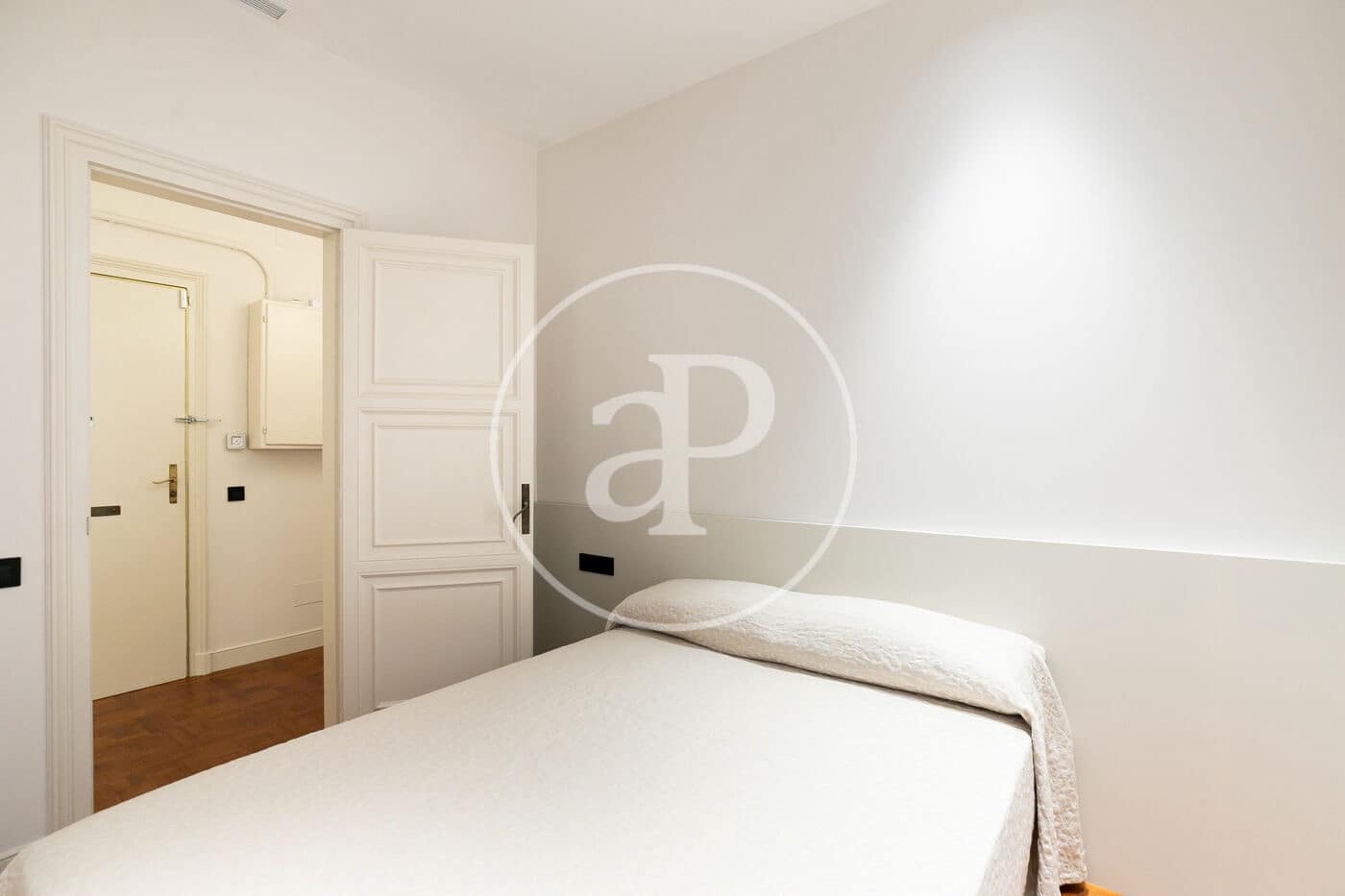 5 soveværelse Lejlighed til leje i Barcelona by - € 20.000 (Ref: 9334924)