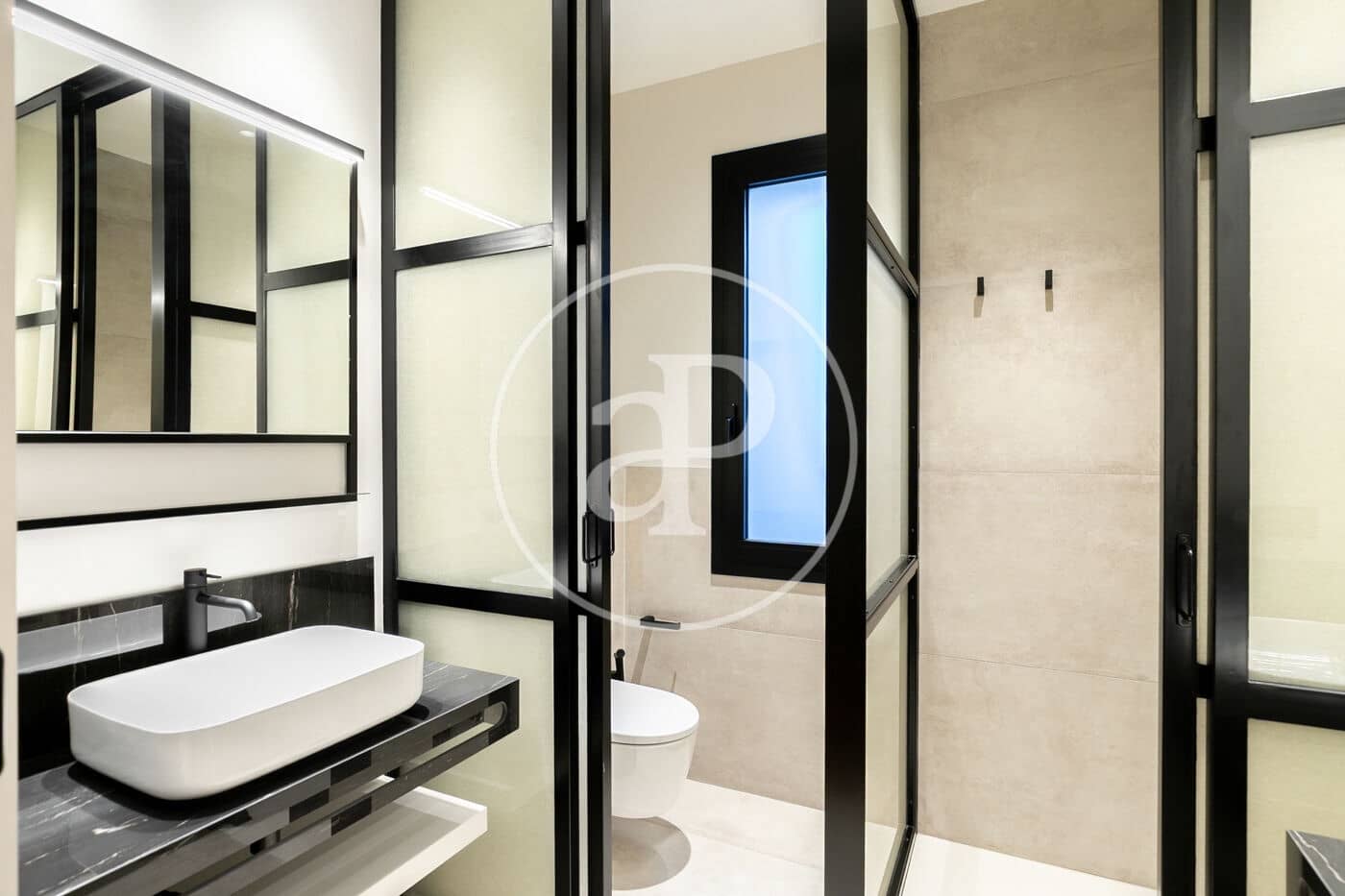 5 soveværelse Lejlighed til leje i Barcelona by - € 20.000 (Ref: 9334924)