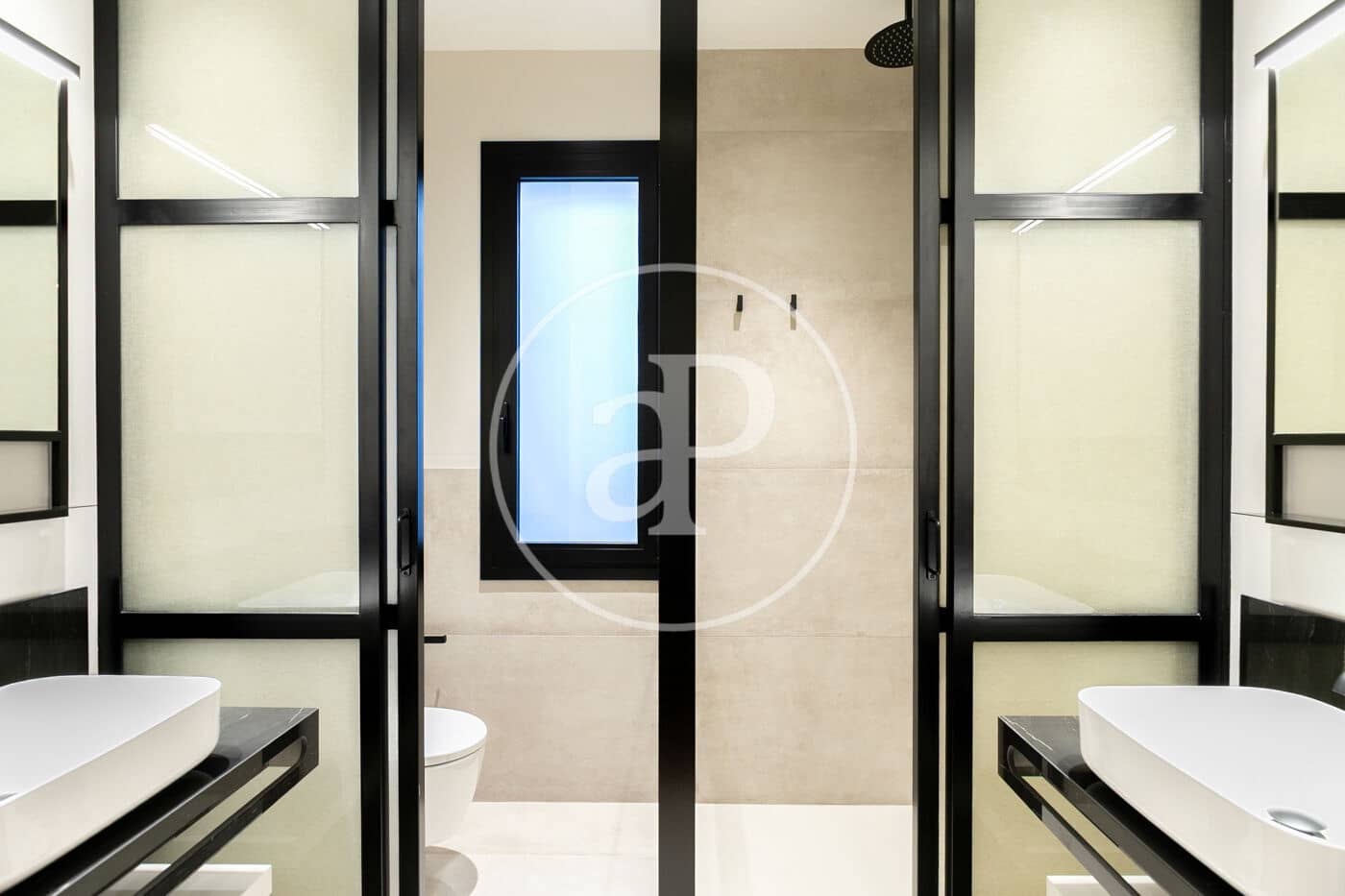 5 soveværelse Lejlighed til leje i Barcelona by - € 20.000 (Ref: 9334924)