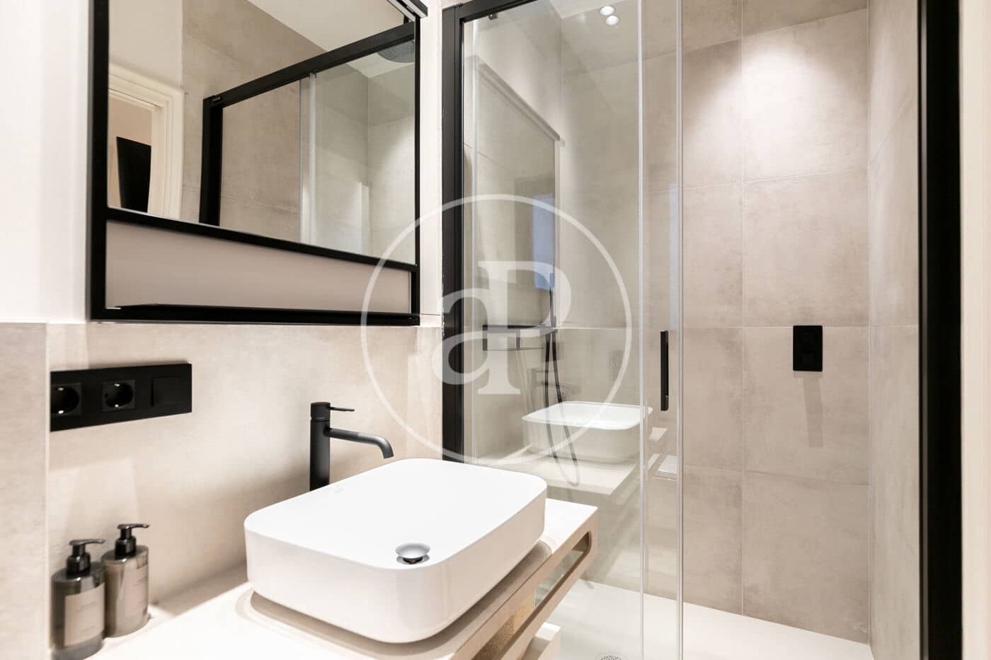 5 soveværelse Lejlighed til leje i Barcelona by - € 20.000 (Ref: 9334924)