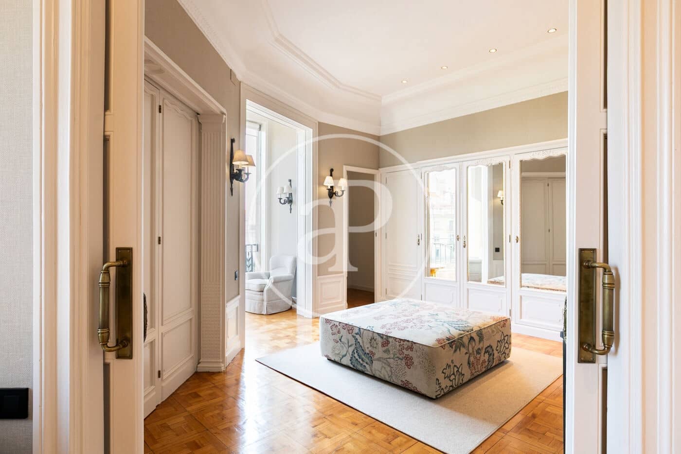 5 soveværelse Lejlighed til leje i Barcelona by - € 20.000 (Ref: 9334924)