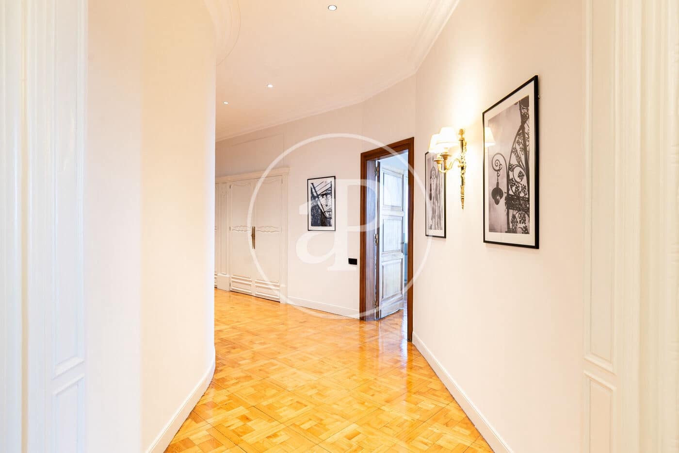 5 soveværelse Lejlighed til leje i Barcelona by - € 20.000 (Ref: 9334924)