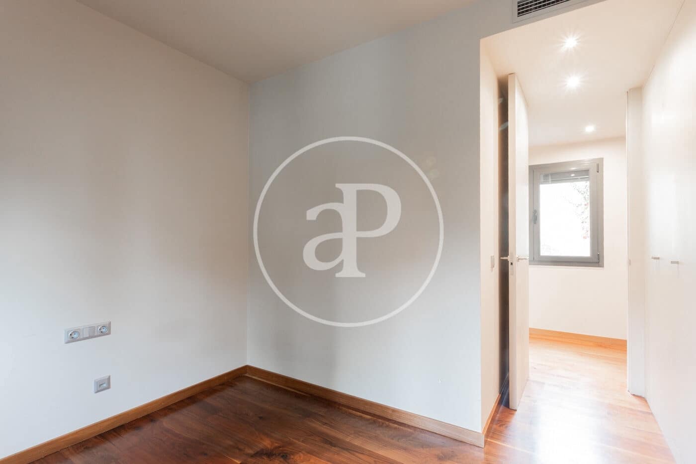 3 soverom Leilighet til leie i Barcelona by - € 2 285 (Ref: 9334927)