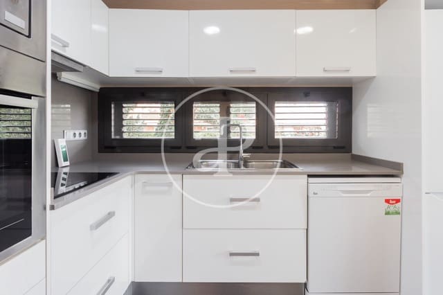 3 soverom Leilighet til leie i Vallcarca i Els Penitents, Barcelona by - € 2 285 (Ref: 9334927)