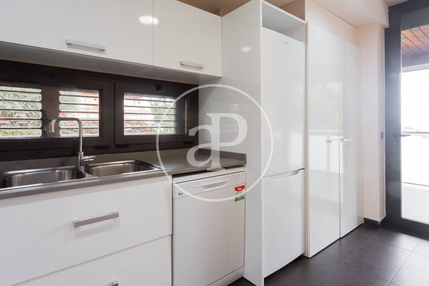 3 soverom Leilighet til leie i Barcelona by - € 2 285 (Ref: 9334927)