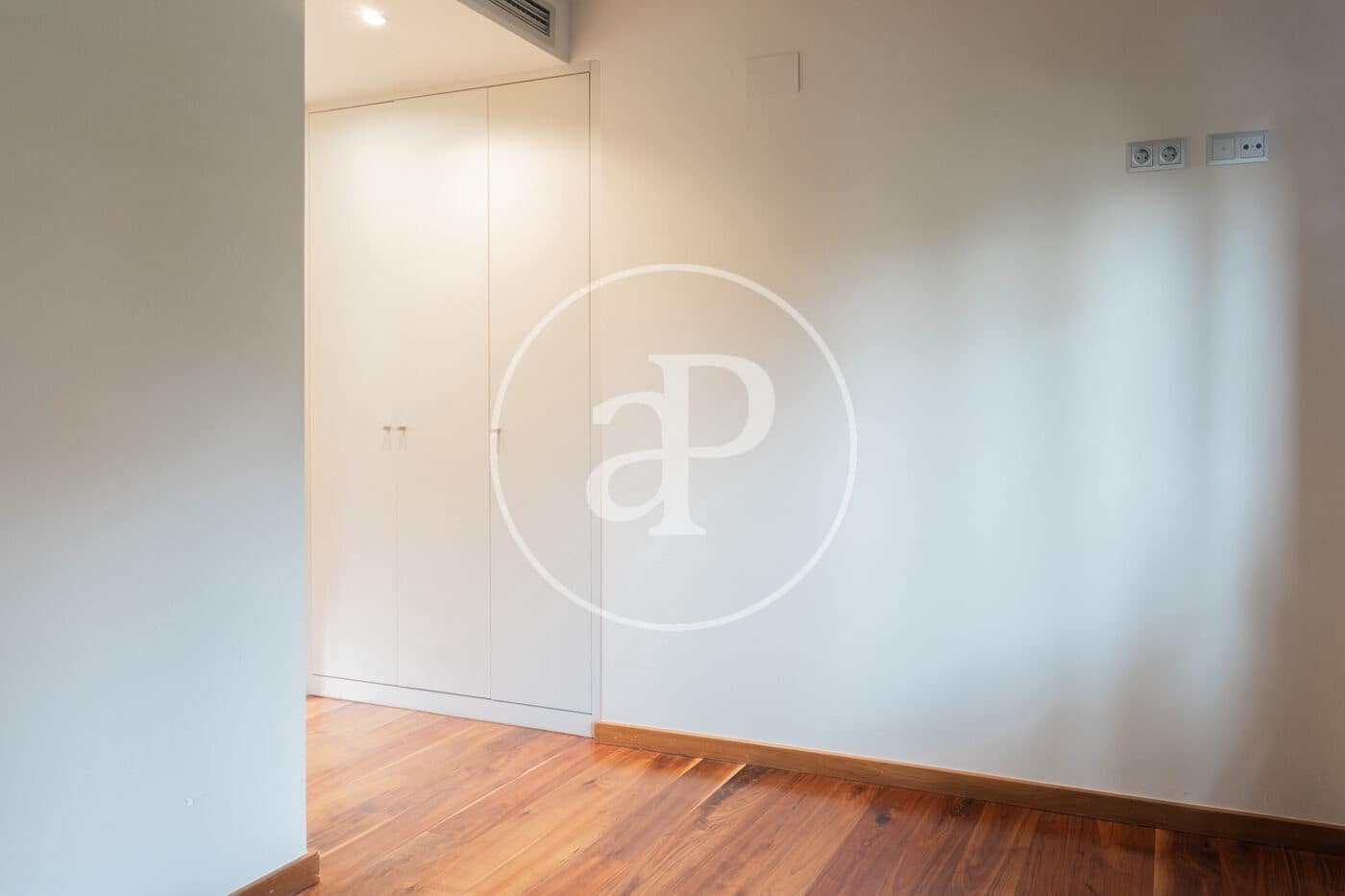 3 soverom Leilighet til leie i Barcelona by - € 2 285 (Ref: 9334927)