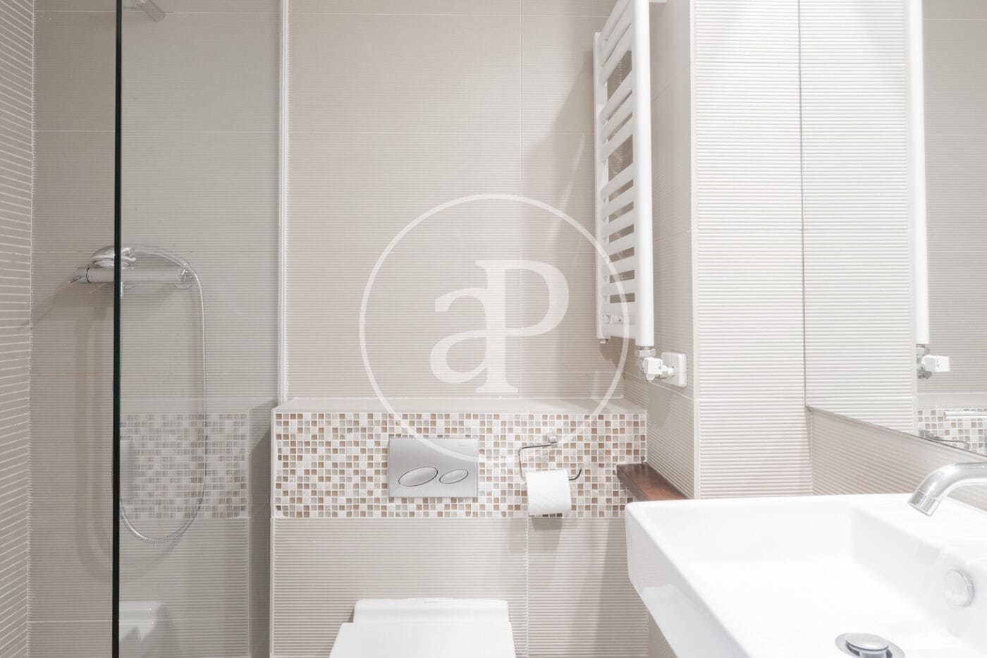 3 soverom Leilighet til leie i Barcelona by - € 2 285 (Ref: 9334927)