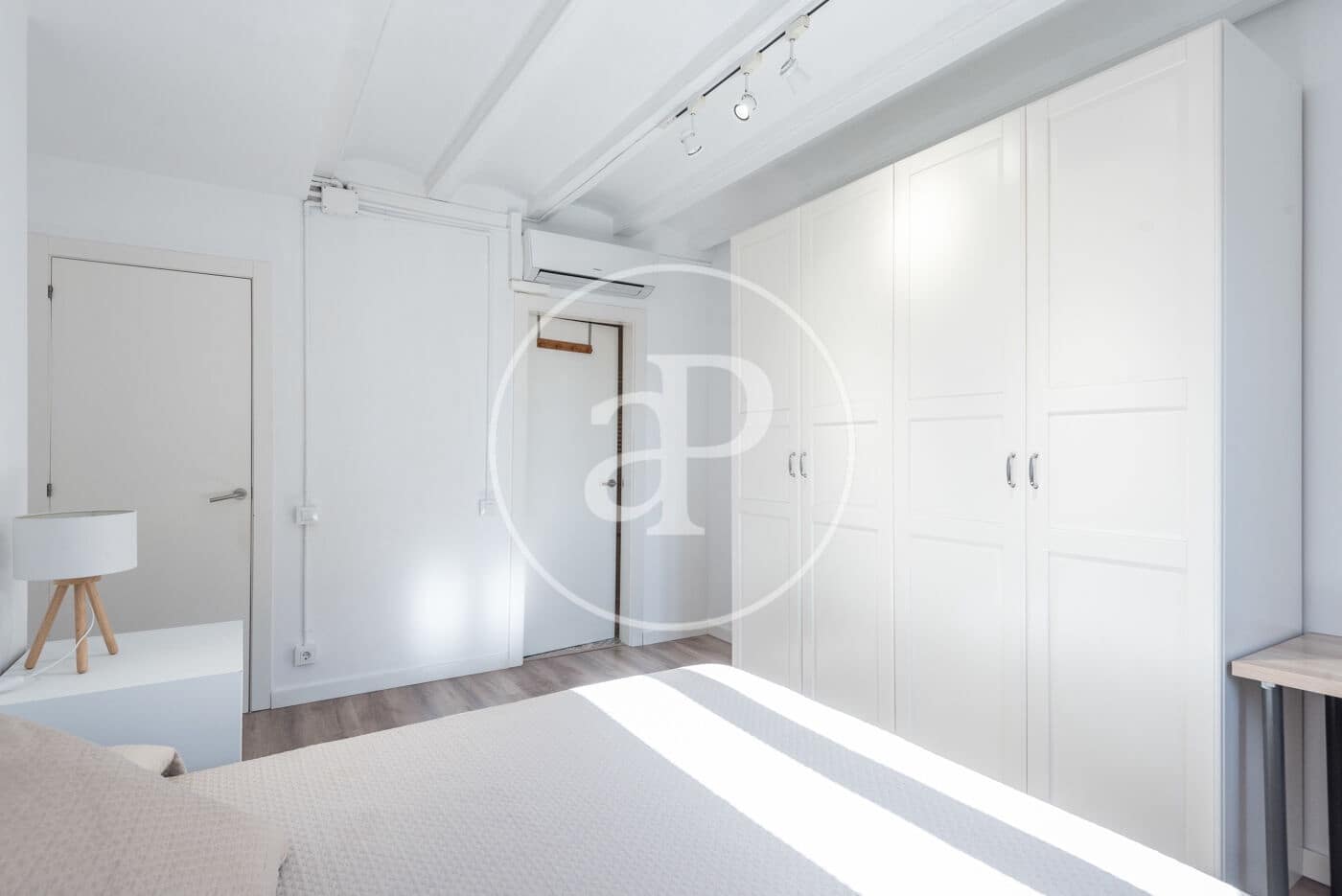 3 quarto Apartamento para arrendar em Barcelona cidade - 2 450 € (Ref: 9334928)