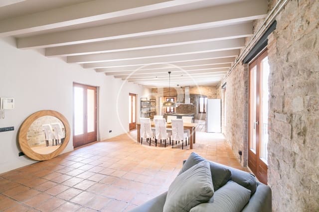 2 soverom Leilighet til leie i El Barri Gòtic, Barcelona by - € 2 400 (Ref: 9334931)