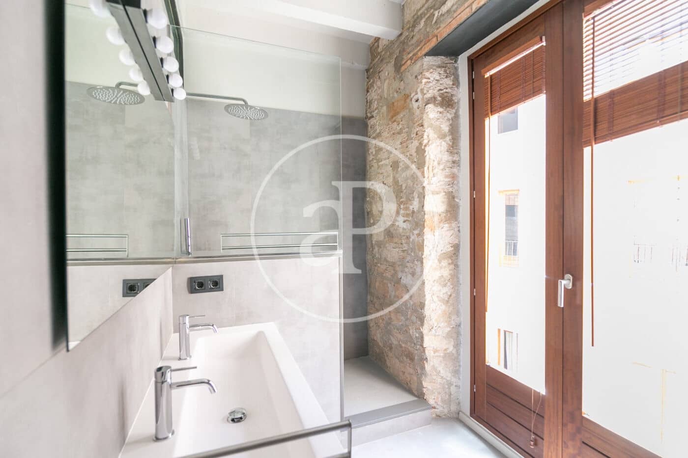 2 soverom Leilighet til leie i Barcelona by - € 2 400 (Ref: 9334931)