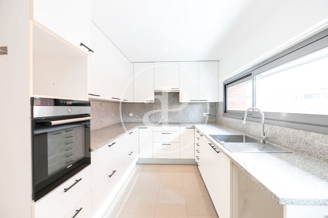 6 bedroom Apartment for rent in Sarrià, Barcelona city - € 6,000 (Ref: 9341172)