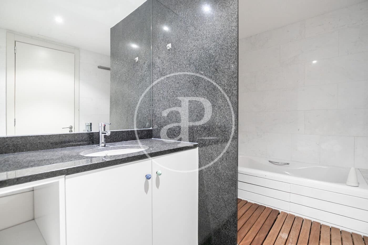 Apartamento de 6 habitaciones en Barcelona ciudad en alquiler - 6.000 € (Ref: 9341172)