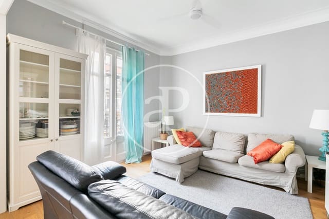 3 bedroom Apartment for rent in La Sagrada Família, Barcelona city - € 2,450 (Ref: 9349522)