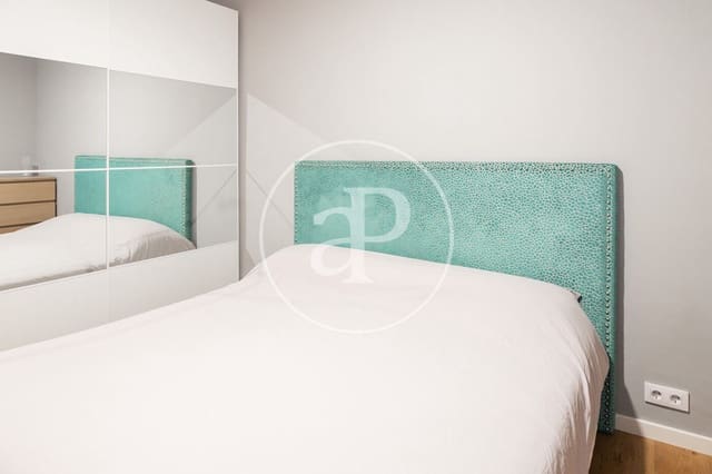 3 bedroom Apartment for rent in La Sagrada Família, Barcelona city - € 2,450 (Ref: 9349522)