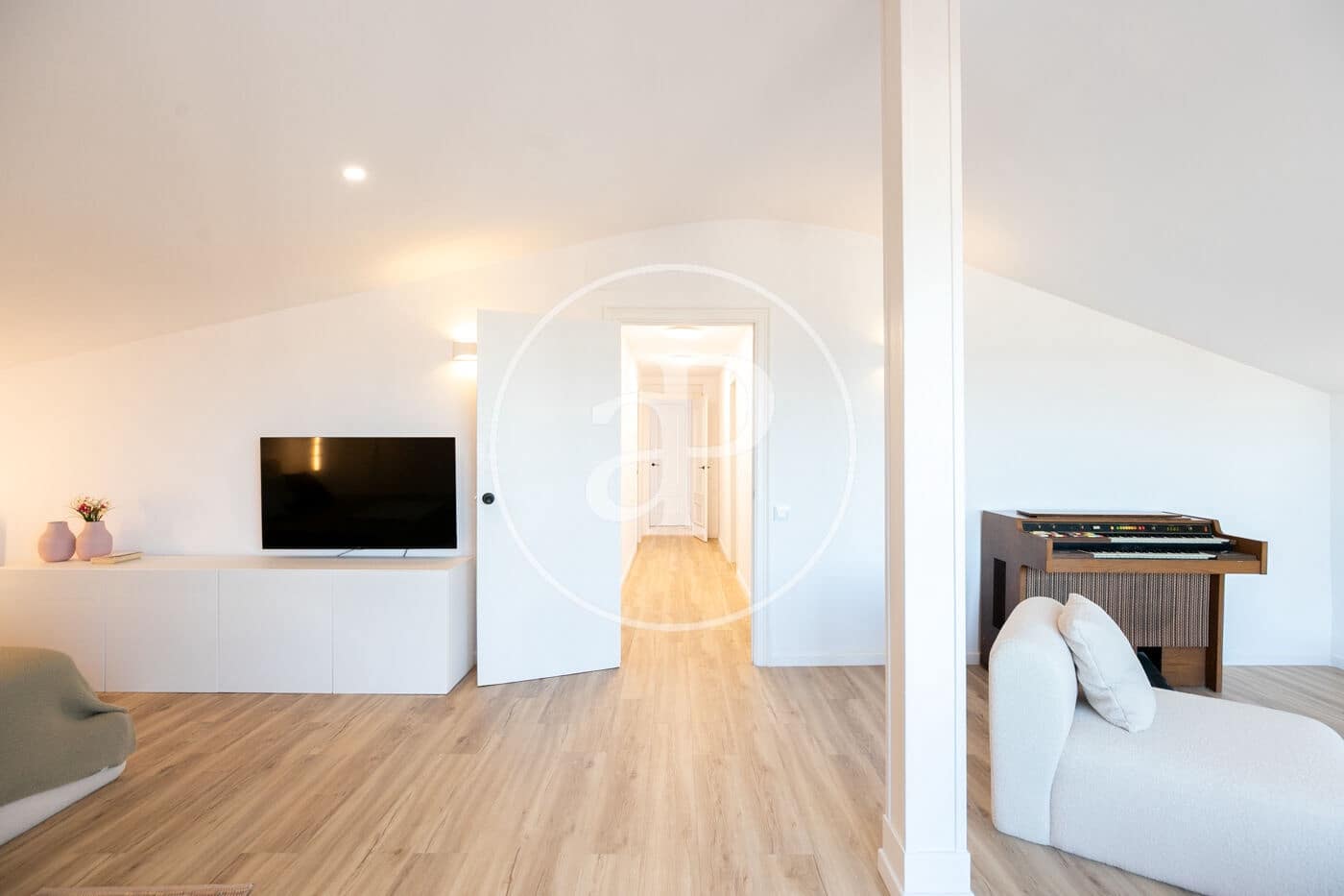 7 soveværelse Villa til salg i Esplugues de Llobregat med swimmingpool - € 1.845.000 (Ref: 9349525)