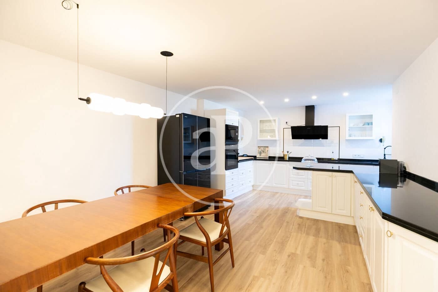 7 soveværelse Villa til salg i Esplugues de Llobregat med swimmingpool - € 1.845.000 (Ref: 9349525)