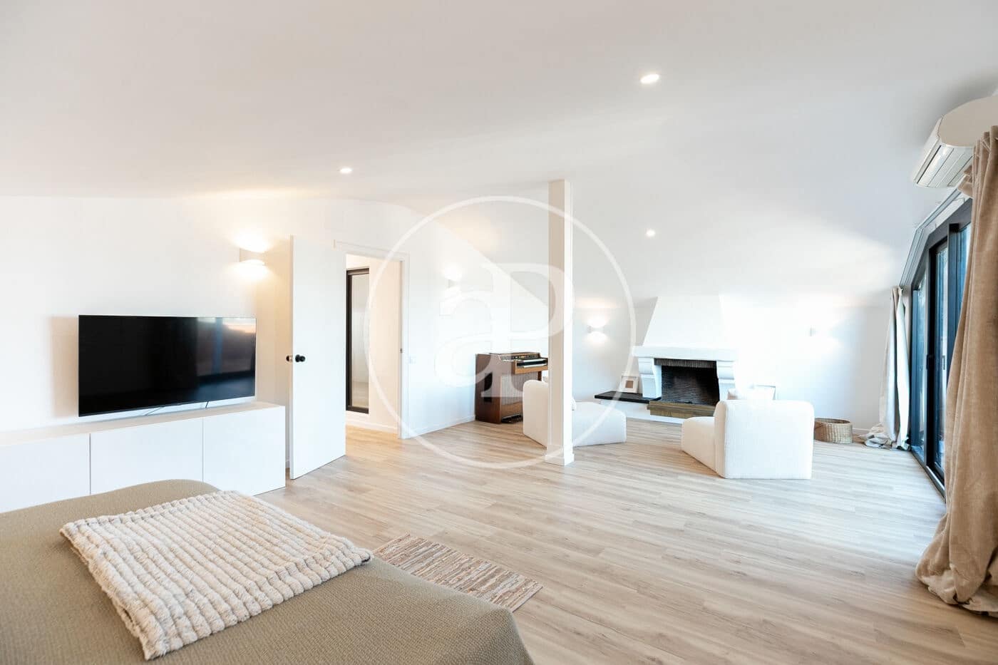 7 soveværelse Villa til salg i Esplugues de Llobregat med swimmingpool - € 1.845.000 (Ref: 9349525)