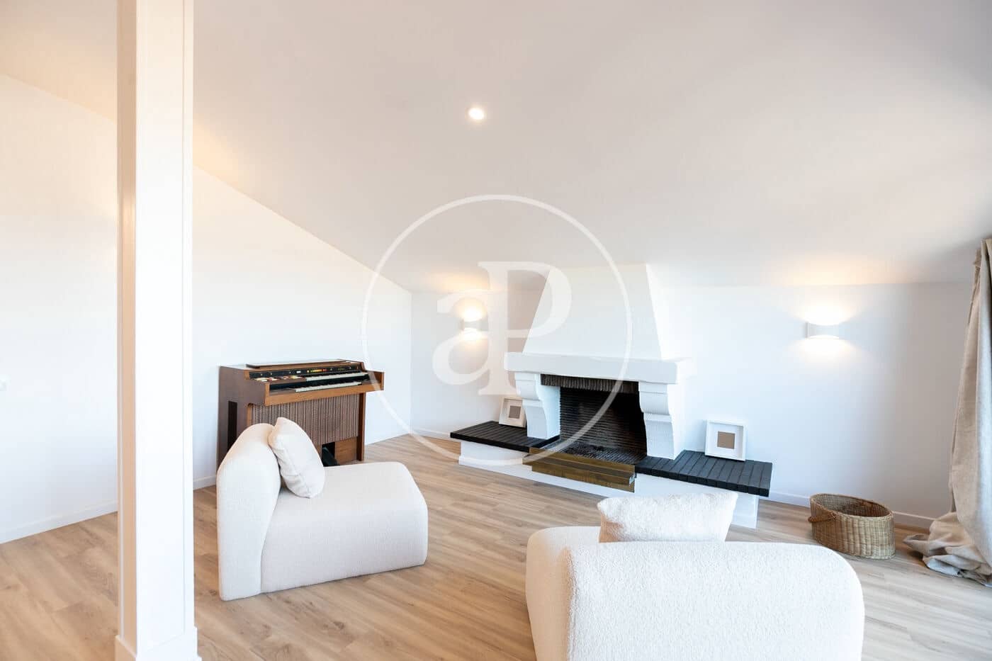 7 soveværelse Villa til salg i Esplugues de Llobregat med swimmingpool - € 1.845.000 (Ref: 9349525)